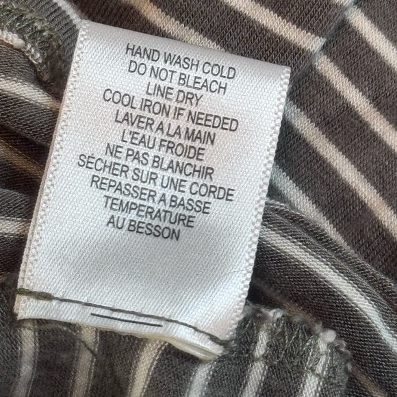 Wallpapher Gray White Striped Bell Sleeve Keyhole Top 2X - Picture 11 of 12